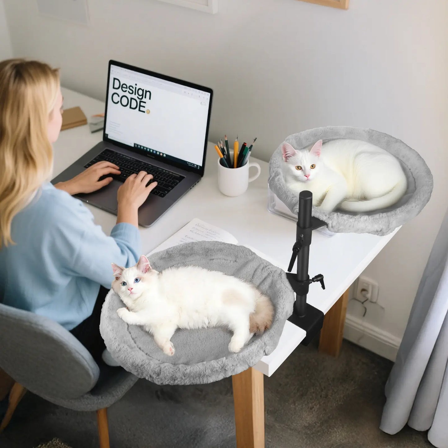 Elevate Your Workspace with the Unidevice Cat Desk Bed - The Perfect Cozy Retreat for Your Feline Friend!